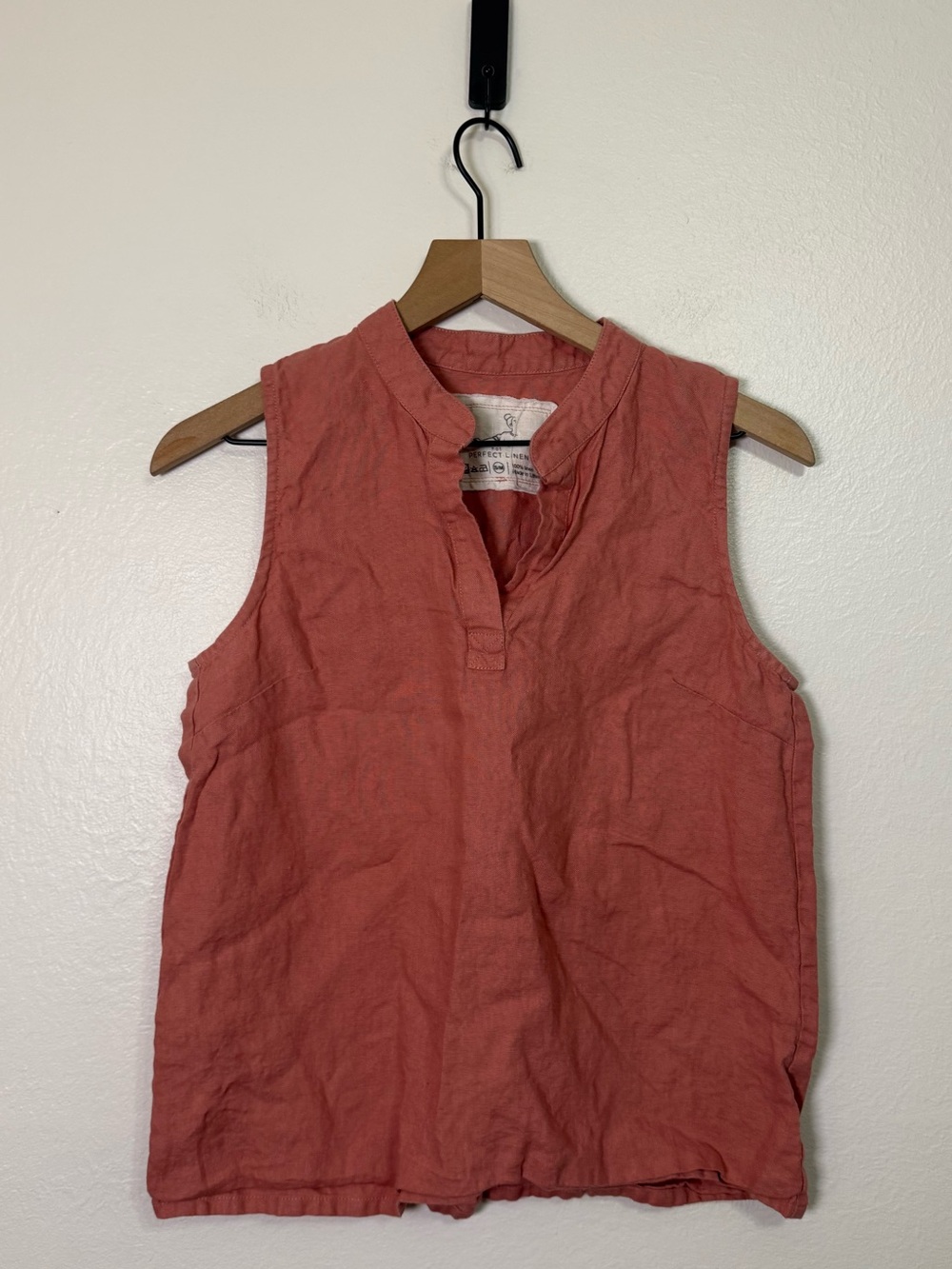 notPerfectLinen linen split-neck sleeveless top